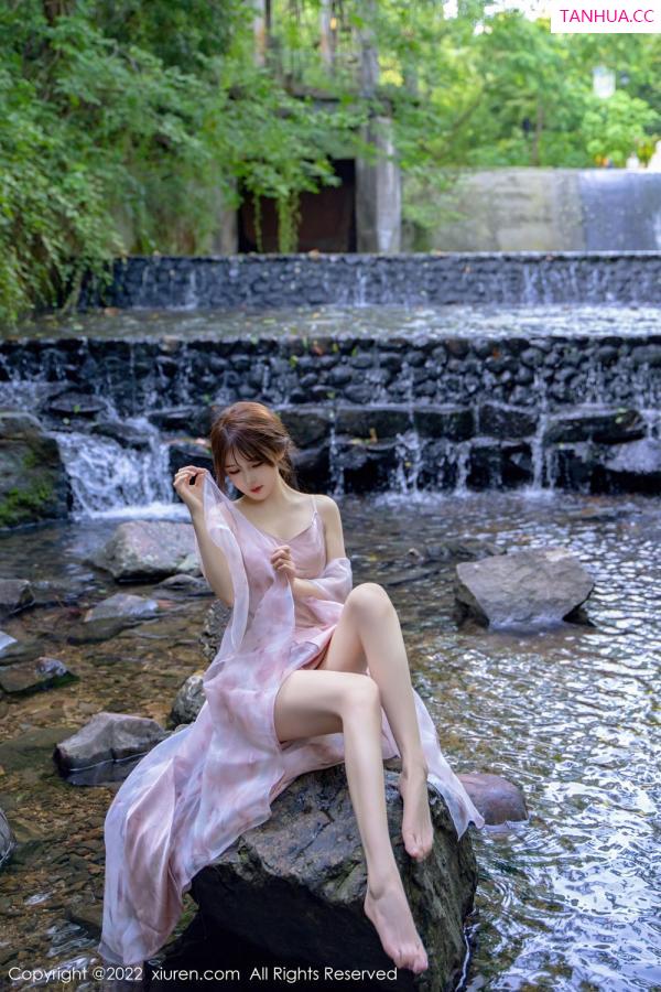 婠婠么  [XiuRen秀人网]高清写真图 2022.10.11 No.5690 婠婠么&小肥莹第17张图片